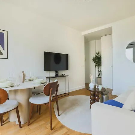 Modern Flat -1br-4p- 17e Apartment *
