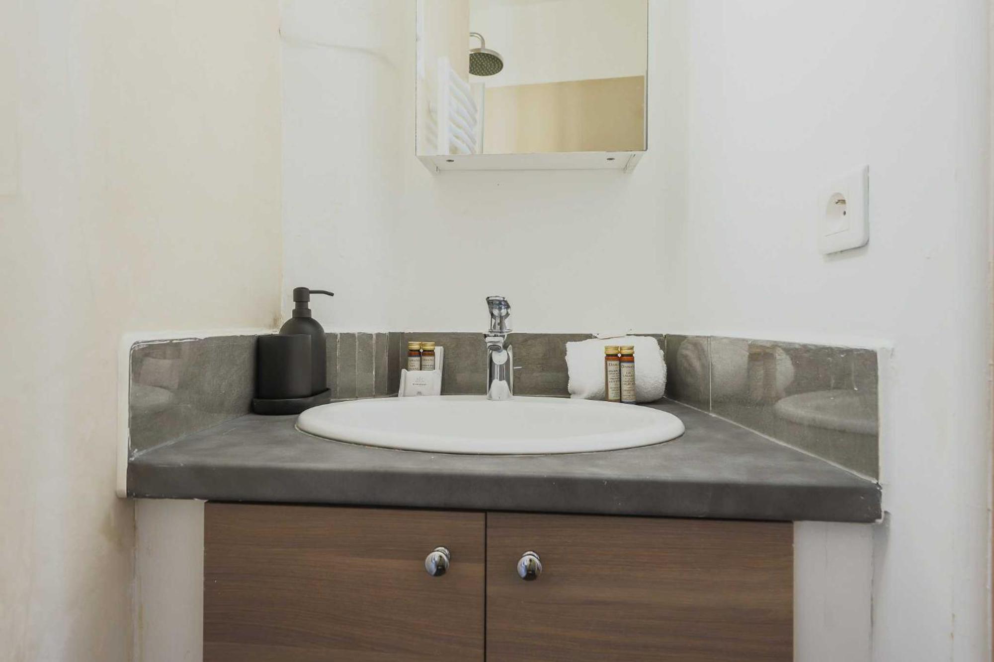 Modern Flat -1br-4p- 17e * Paris